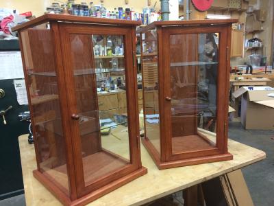China Diy Wood Retail Display Case With Lock Portable Jewelry Store for sale