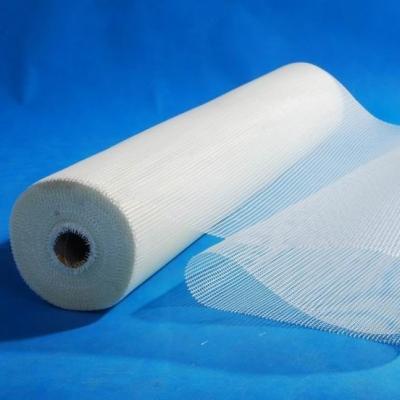 Chine Tape de fibre de verre résistante aux alcalins de 4 mm x 4 mm, haute résistance à la corrosion de 50 gm à 160 gm à vendre