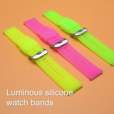 Chine bracelet de montre lumineux 22mm réglable en caoutchouc de silicone de 18mm 20mm à vendre