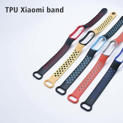 China 38mm 40mm 42mm 44mm Silicone Watch Band Strap For Apple Watch SE 6 5 4 3 2 1 for sale