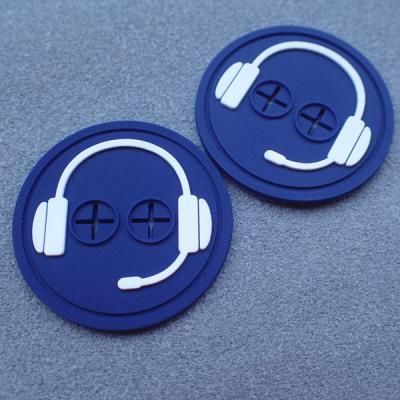 China Durable SGS Logo Embossed Rubber Clothing Labels Silicon Badge for sale