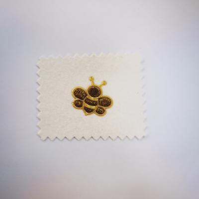 China Stylish And Lovely Bee Embroidery Patch Electroplating For Clothing for sale
