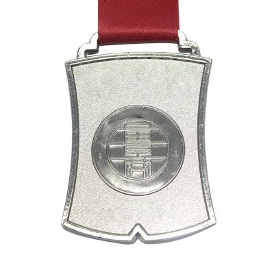 China Medalla magnífica de la acabadora del maratón del deporte del desafío del metal de las medallas en blanco del recuerdo en venta