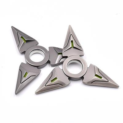 中国 Action Game Overwatch keychain 1/1 Ratio Reduction Metal Silver Dart Keychain Fidget Spinner Toy Gift 販売のため
