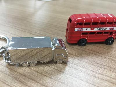 China Zinc Alloy Kids Die Cast Toy Cars 3d Toy Truck Car Bus Model Key Chain Diecast Metal Cars for sale