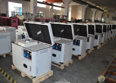 China Generadores portátiles silenciosos refrigerados insonoros de 3kw 3kva pequeños para el uso en el hogar en venta
