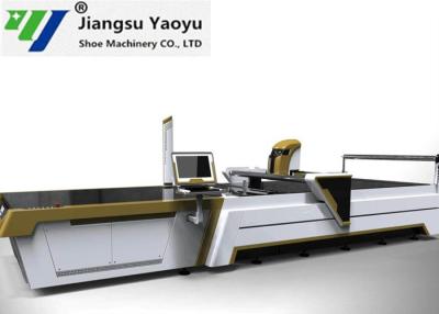 China Máquina de corte completa durável do computador automático para a cinzeladura de couro do vestuário à venda