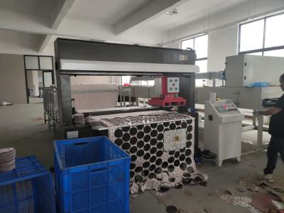 China Sandpapier-hydraulische Presse-stempelschneidene Maschine für geglaubte Diskette zu verkaufen