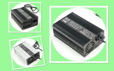 中国 48V 2Aのリチウムまたは鉛酸蓄電池のために満たす電気スクーターの充電器4のステップ 販売のため