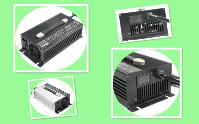 China Cargador de batería automático de 36 voltios para los carros de golf eléctricos, cargador de batería LiFePO4 20 amperios en venta