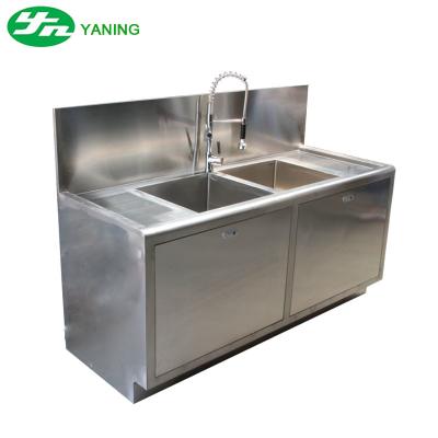 China Two Basin Laboratory Medical Grade Stainless Steel Sinks With One Adjustable Faucet for sale