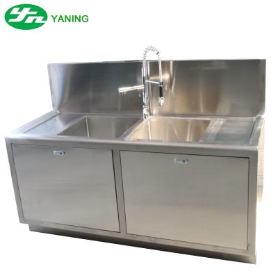 China Hospital Stainless Steel Hand Wash Sinks 360 Degree Rotation And Stretchable Taps for sale