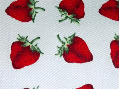 China Red Strawberry Printed Cotton Canvas / Anti Dirt Baby Cotton Fabric for sale