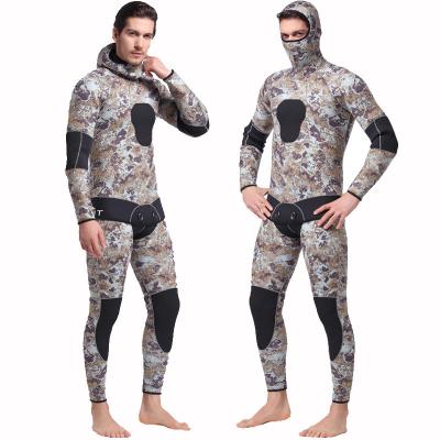 China 5/7mm Camouflage High Elastic Cr Neoprene Two-Piece Wetsuit Diving Suit with Hoodie for sale