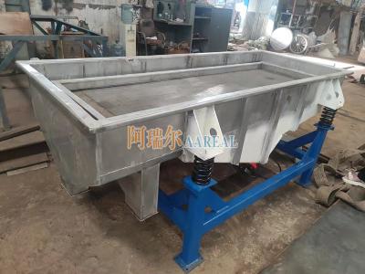 China SUS Linear Motion Vibrating Screen For Separating Sifting Chemical Products for sale