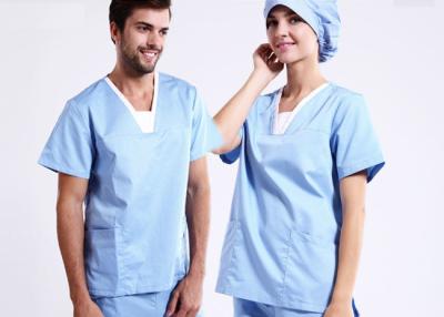 China La atención sanitaria médica del cloro anti friega los uniformes con dos bolsillos parche delanteros en venta