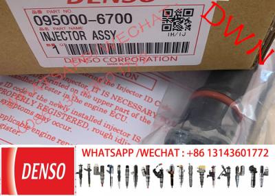 China GENUINE original DENSO Injector 095000-6700 095000-6701 for HOWO heavy truck R61540080017A for sale