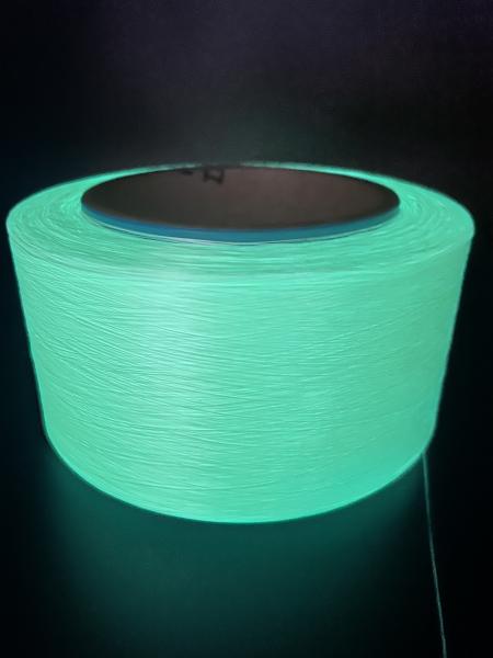 Quality Polyester Fluorescent Knitting Yarn White Shoes Upper Glowing for sale