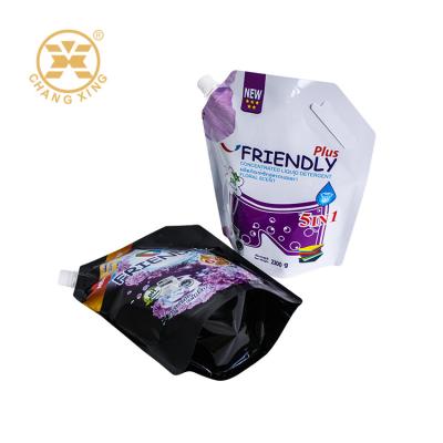 Cina 2 kg sacchetto portatile di detersivo per bucato sacchetto di plastica liquido versare sacchetti di imballaggio Doypack in vendita