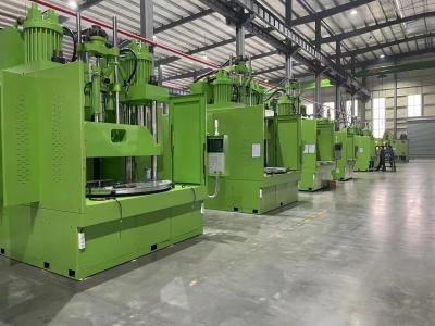 China Máquina de moldeo por inyección vertical de plástico rotativa de 120 toneladas en venta