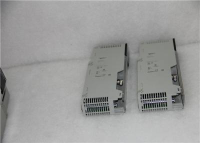 中国 Schneider  140DVO85300 output 32 points 10-30 VDC  4 sets of isolation 0.5A point 販売のため