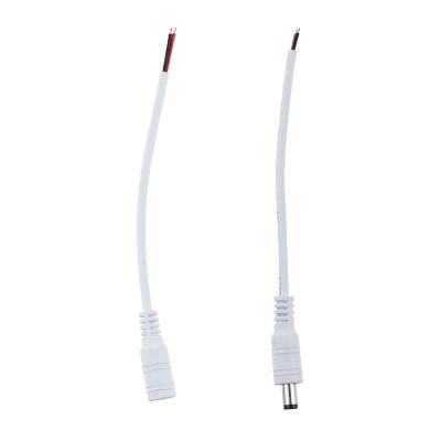 Chine C.C 22AWG a mené le câble blanc d'accessoires de lumière de bande du connecteur 5.5x2.1mm LED de bande à vendre