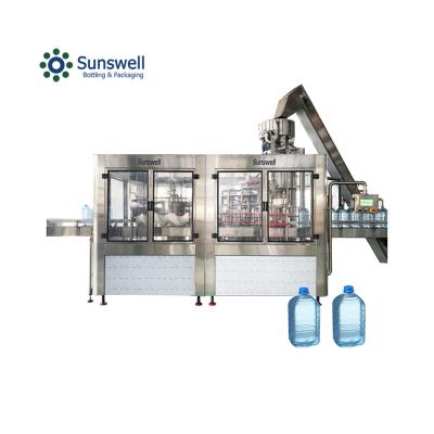 Chine eau minérale automatique de machine de remplissage de l'eau 5L 4000BPH à vendre