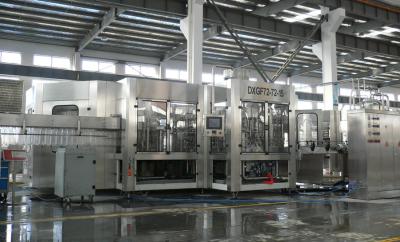 China bebe a máquina de enchimento carbonatada líquido da bebida à venda