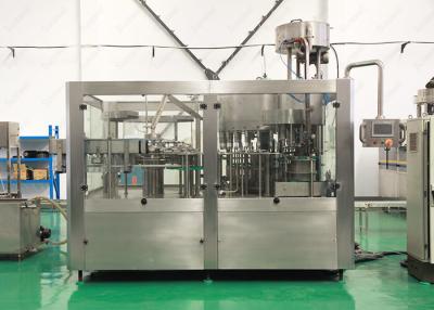 Chine 3 dans 1 machine à emballer de l'eau minérale, machine de remplissage de bouteilles pure d'eau potable à vendre
