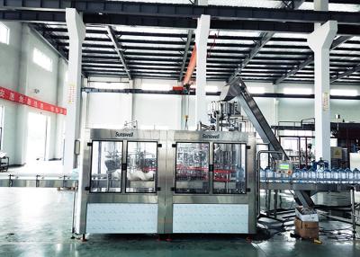 China Equipo de cristal automático del embotellado del SGS que aclara el llenador que capsula y que embala en venta