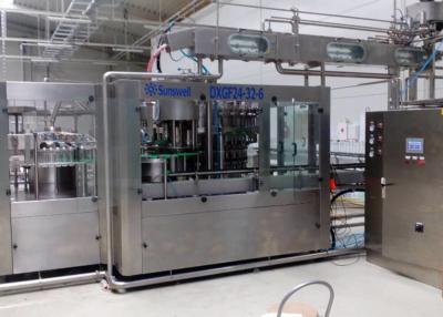 Chine Chaîne de production liquide de bouteille d'animal familier rinçant remplir couvrant 3 dans 1 machine de Monoblock à vendre