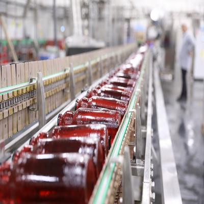China Sus316 automático destiló las bebidas espirituosas Juice Glass Bottle Filling Machine en venta