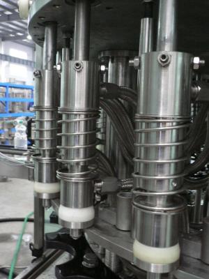 China Wässern Sie flüssige Füllungsmaschinerie für Füllmaschine Haustierflaschen 3 automatische Getränkin-1 zu verkaufen