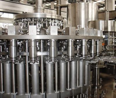 China máquinas de rellenar embotelladoas de la bebida de los sistemas del equipo del líquido automático 8.63kw en venta