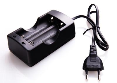 China Constant Current Two Bay Charger , 3.7 V Digital Li Ion 18650 Battery Charger for sale