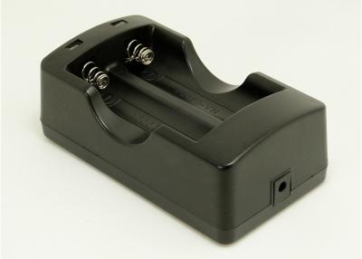 China 18650 doppelte Buchten USBs Li Drehung Ionendes ladegerät-5V zu 4.2V 104*58*38mm zu verkaufen