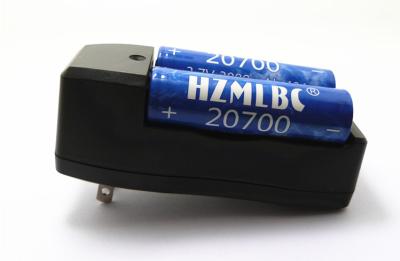 China 2 passte Doppel-Universalitäts-Li-Ionenladegerät 500MA *2 18650 20700 Batterie * 2 US-Stecker zu verkaufen