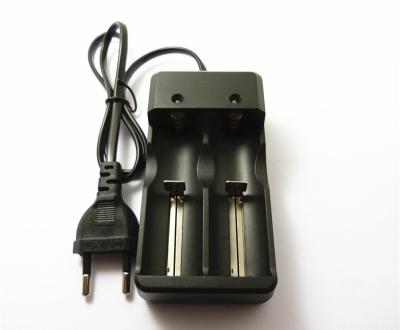 China Compact Design Rechargeable Battery Charger Lithium Ion 18650 Charger 107*57*37mm for sale