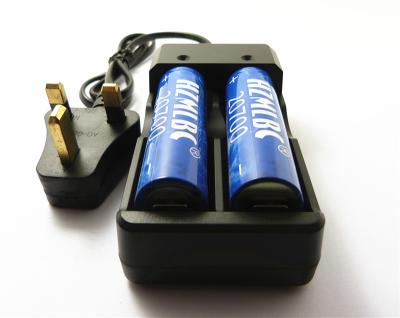 China UK Plug Rechargeable Battery Charger 2A For High Capacity Lithium Batteries for sale