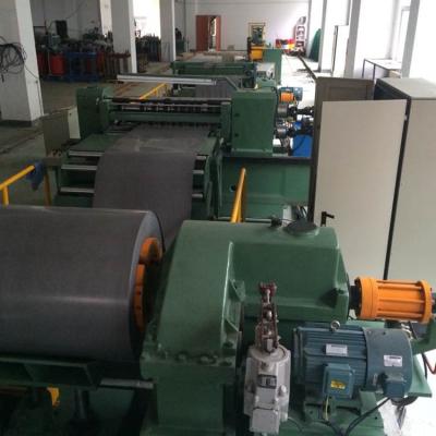 China Tira de fabricación automática de la cortadora de la máquina que raja de la base de la hoja de acero del silicio en venta