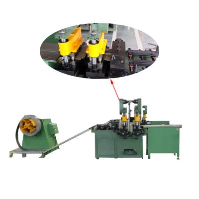 China Poste del centro del transformador que hace equipo la cortadora automática de la base 180m/min en venta
