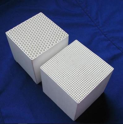 China Porous Honeycomb Ceramic Catalyst Carrier Catalytic Converter Honeycomb Material for sale