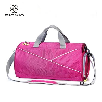 China Popular Selling Big Fleece Women Pink Water Resistant Large Sports GYM Bag Travel Bags for sale