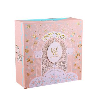 China Caja de cartón del regalo de la caja de papel del paquete del caramelo del cumpleaños con la cinta en venta