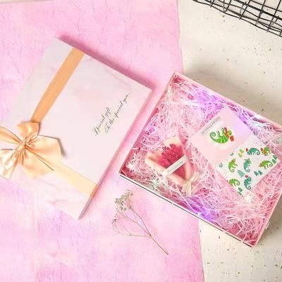 Китай Розовая одежда бумажной коробки оптовая обувает грузя упаковывая картонную коробку с сумкой продается