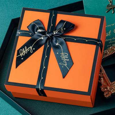 China Luxury Christmas Gift Cardboard Packaging Box Paper Watch Jewelry Gift Box With Ribbon Bow for sale
