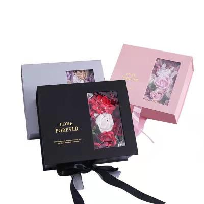 China Recycled FSC Valentine'S Day Flower Gift Box With Transparent Window à venda