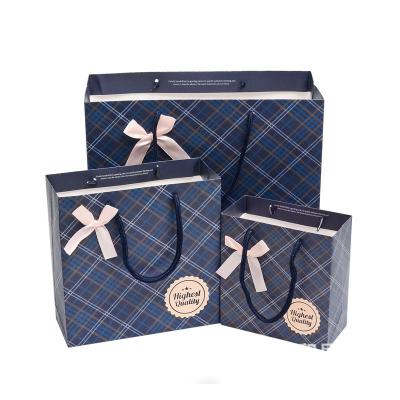 China Lattice Style Cardboard Gift Packaging Box With Ribbon Bowknot for sale