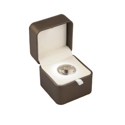 Китай Подарочная коробка шкатулок для драгоценностей кольца верхнего сегмента роскошная с лупой света СИД продается