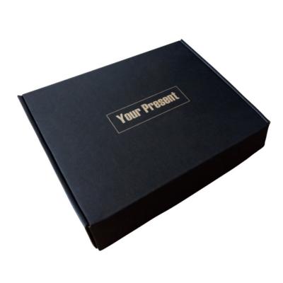 China Caixa de envio de roupas de papel preto corrugado de embalagem de roupa interior à venda